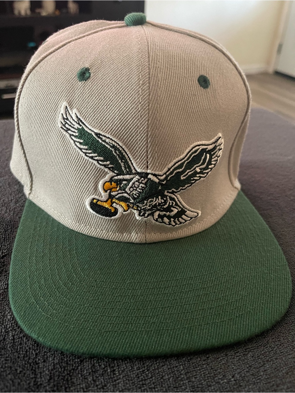 Mitchell & Ness Gray and Green Philadelphia Eagles Snapback Hat